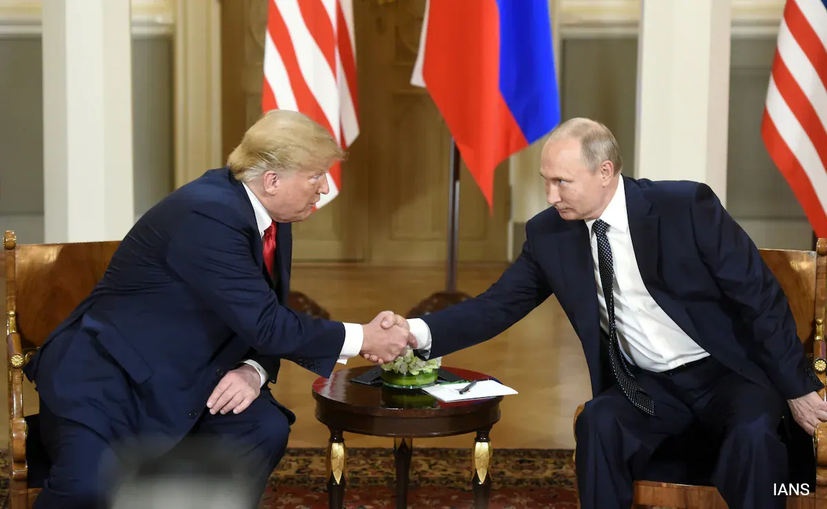 Donald Trump and Vladimir Putin in critical Ukraine ceasefire negotiations, discussing land and energy assets.