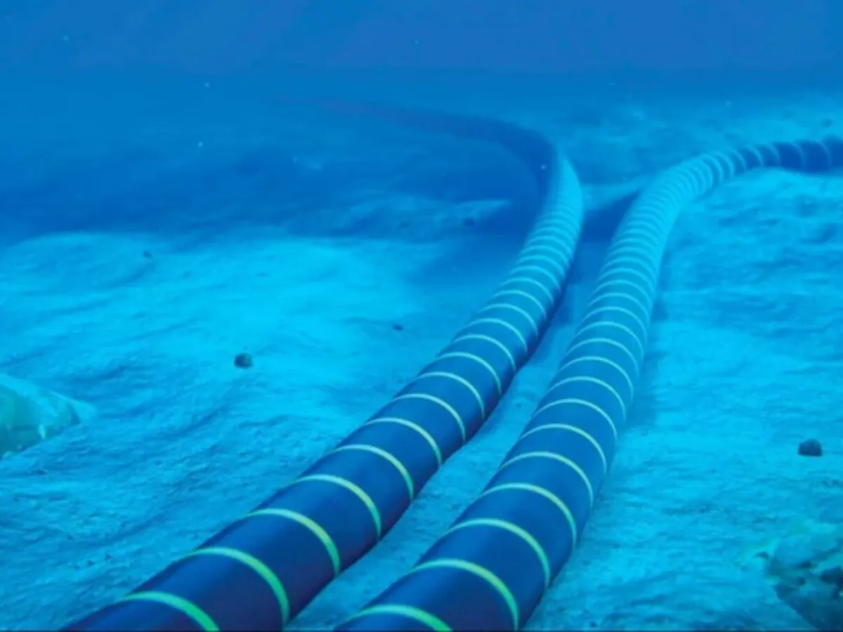 Map showing Red Sea undersea internet cables at risk amid US-Iran conflict, highlighting potential impact on India’s digital connectivity and global data routes.